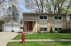 Pre-foreclosure Listing in PANORAMA DR MILFORD, MI 48381