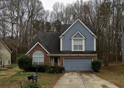 Pre-foreclosure in  LAKE SPRING AVE Charlotte, NC 28216
