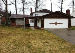 Pre-foreclosure in  COLGATE AVE Elyria, OH 44035