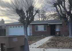 Pre-foreclosure in  BALBOA DR Bakersfield, CA 93304