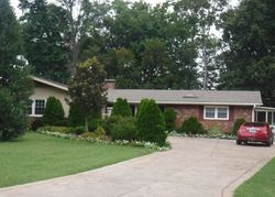 Pre-foreclosure in  TANGLEWOOD TRL Louisville, KY 40223