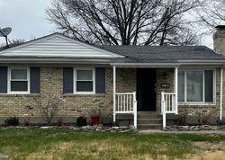 Pre-foreclosure in  GLENNA WAY Louisville, KY 40219