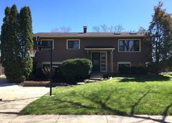 Pre-foreclosure in  AMHERST LN Hoffman Estates, IL 60169