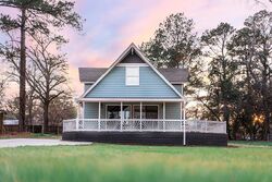 Pre-foreclosure in  UPATOI RD Albany, GA 31707