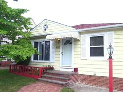 Pre-foreclosure in  LONGWOOD AVE Cleveland, OH 44134