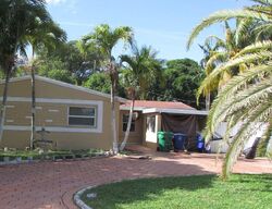 Pre-foreclosure in  SW 67TH TER Hollywood, FL 33023