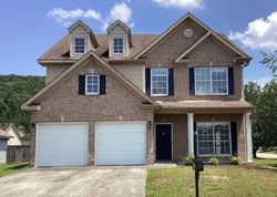 Pre-foreclosure in  FOREST LAKES LN Sterrett, AL 35147