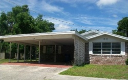Pre-foreclosure in  OAK ST Auburndale, FL 33823