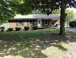 Pre-foreclosure in  LAKEVIEW DR Dresden, TN 38225
