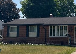 Pre-foreclosure in  CASTLE DR Romulus, MI 48174