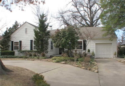 Pre-foreclosure in  S COLUMBIA PL Tulsa, OK 74114