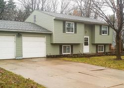 Pre-foreclosure in  COMMANCHE TRL Stow, OH 44224