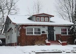 Pre-foreclosure in  FREDERICK BLVD Akron, OH 44320