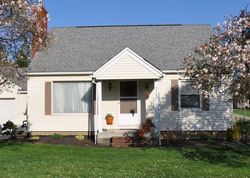 Pre-foreclosure in  PERRY DR SW Canton, OH 44706