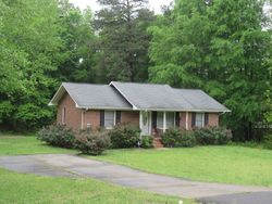 Pre-foreclosure in  GREEN PEACH RD Lancaster, SC 29720