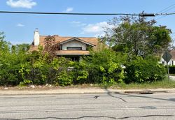 Pre-foreclosure Listing in YORK AVE PAWTUCKET, RI 02861
