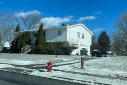Pre-foreclosure in  ACORN AVE Middletown, NY 10941