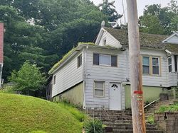 Pre-foreclosure in  HOWARD DR Middletown, NY 10941