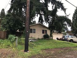 Pre-foreclosure in  SE OVERLAND ST Portland, OR 97222