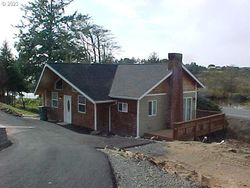 Pre-foreclosure in  W ANDERSON RD Warrenton, OR 97146