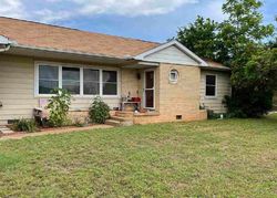 Pre-foreclosure Listing in HILLCREST ST PERRY, OK 73077