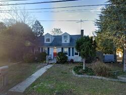 Pre-foreclosure in  BREWSTER ST Huntington Station, NY 11746