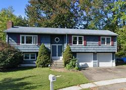 Pre-foreclosure in  RIVERVIEW TER West Haven, CT 06516