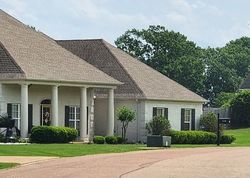 Pre-foreclosure in  NANCE PL Olive Branch, MS 38654