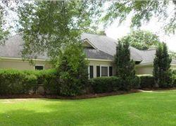 Pre-foreclosure in  OAK HOLLOW DR Madison, MS 39110