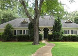 Pre-foreclosure in  OAK HOLLOW DR Madison, MS 39110