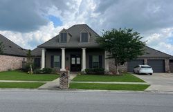 Pre-foreclosure in  QUEENSBERRY DR Lafayette, LA 70508