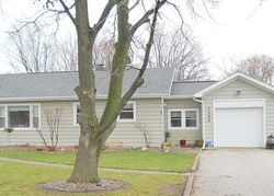 Pre-foreclosure in  FISHER AVE Warsaw, IN 46580