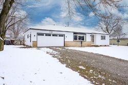 Pre-foreclosure in  BELLEVUE DR Fort Wayne, IN 46825