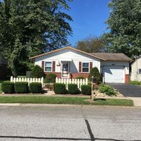 Pre-foreclosure in  DRAKE DR Shelbyville, IN 46176