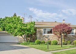 Pre-foreclosure Listing in N KENTON AVE LINCOLNWOOD, IL 60712