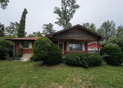 Pre-foreclosure in  WOODS LN Centralia, IL 62801