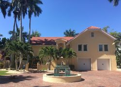 Pre-foreclosure in  CALOOSA DR Fort Myers, FL 33901