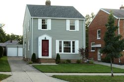 Pre-foreclosure in  GROSVENOR RD Cleveland, OH 44118