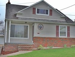 Pre-foreclosure in  FORDHAM RD Cleveland, OH 44125