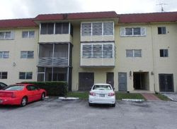 Pre-foreclosure in  NW 16TH ST  Fort Lauderdale, FL 33313