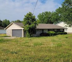 Pre-foreclosure in  REYNOLDS PARK RD Paragould, AR 72450