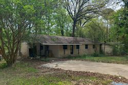 Pre-foreclosure in  EDGEHILL Benton, AR 72015