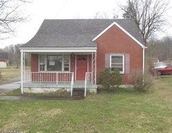 Pre-foreclosure in  KAY DR Fairdale, KY 40118
