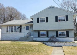 Pre-foreclosure in  SALEM RD Burlington, NJ 08016