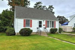 Pre-foreclosure in  ROBERT TREAT PKWY Milford, CT 06460