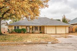 Pre-foreclosure in  EASTMAN DR Oklahoma City, OK 73122