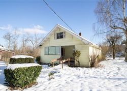 Pre-foreclosure in  E PORTLAND AVE Tacoma, WA 98404