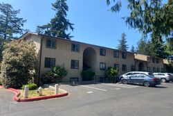 Pre-foreclosure in  102ND AVE SE APT E107 Kent, WA 98031