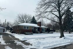 Pre-foreclosure in  ELIZABETH CT Grosse Pointe, MI 48236