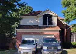 Pre-foreclosure in  PARK CHASE AVE Arlington, TX 76011
